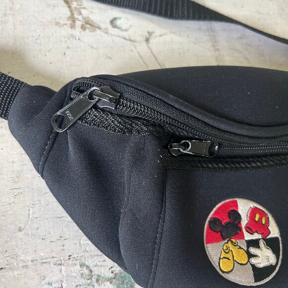 Vintage Disney world embroidered Mickey Mouse Fanny pack 90s Y2K belt bag - Picture 4 of 13